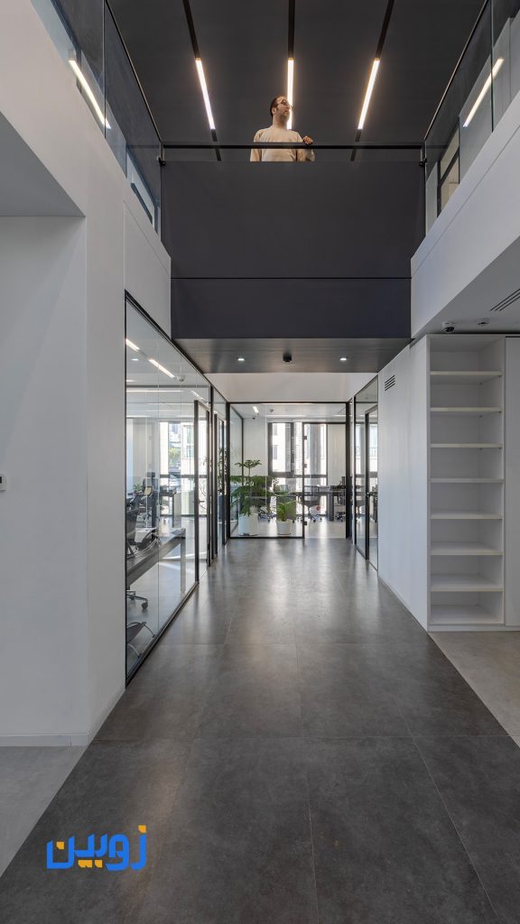 خدمات شیشه ای شامل دیوایدر حمام ، درب اسلایدینگ ، درب اتوماتیک و نصب شیشه سکوریت در شرکت زوبین شیشه