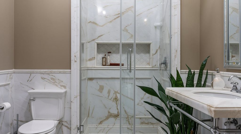 خرید کابین دوش ساده از شرکت زوبین شیشه